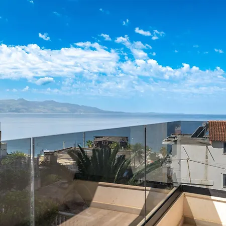 Golden Sun Apartment