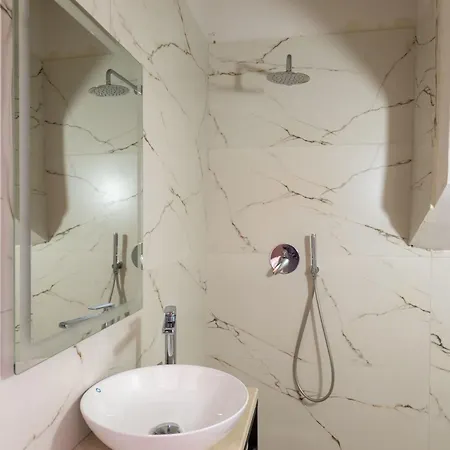 Golden Sun * Sarande