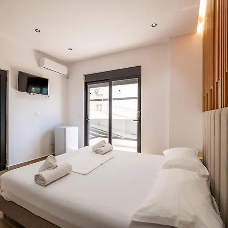 Golden Sun Apartment