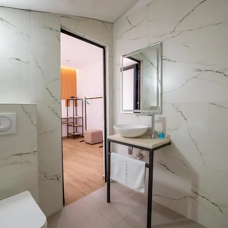 Golden Sun Apartment