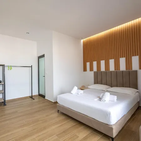 Golden Sun Apartment