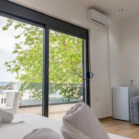 Golden Sun Apartment