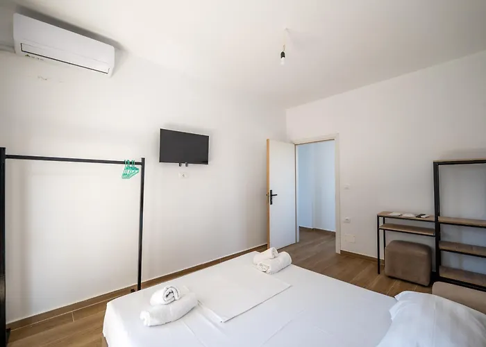 Golden Sun Apartment