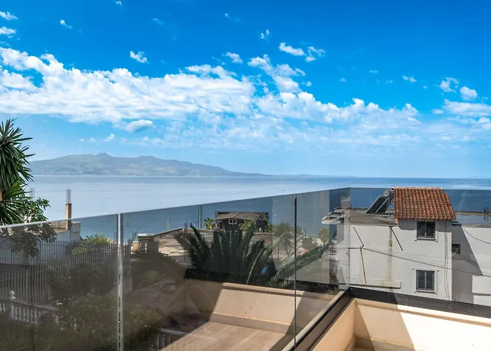 Golden Sun Apartment