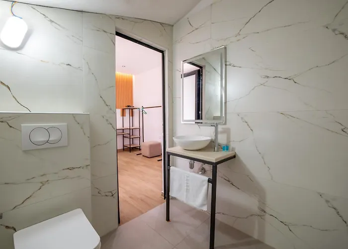 Golden Sun Apartment