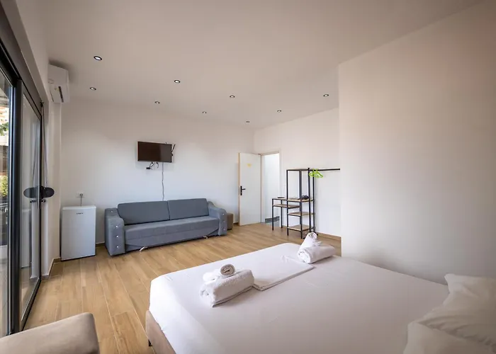 Golden Sun Apartment