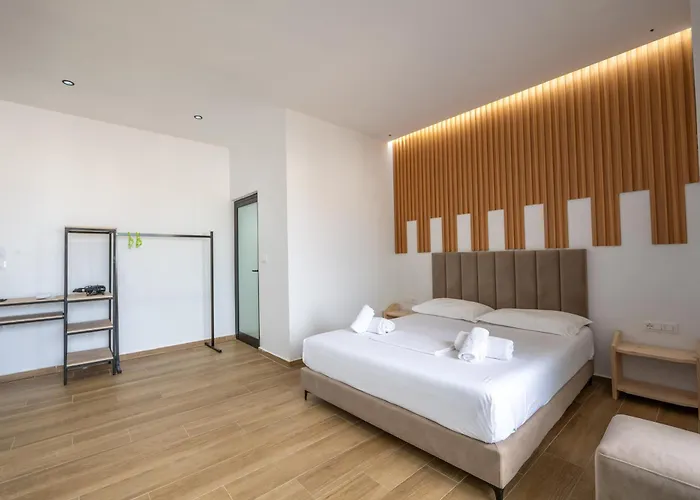 Golden Sun Apartment